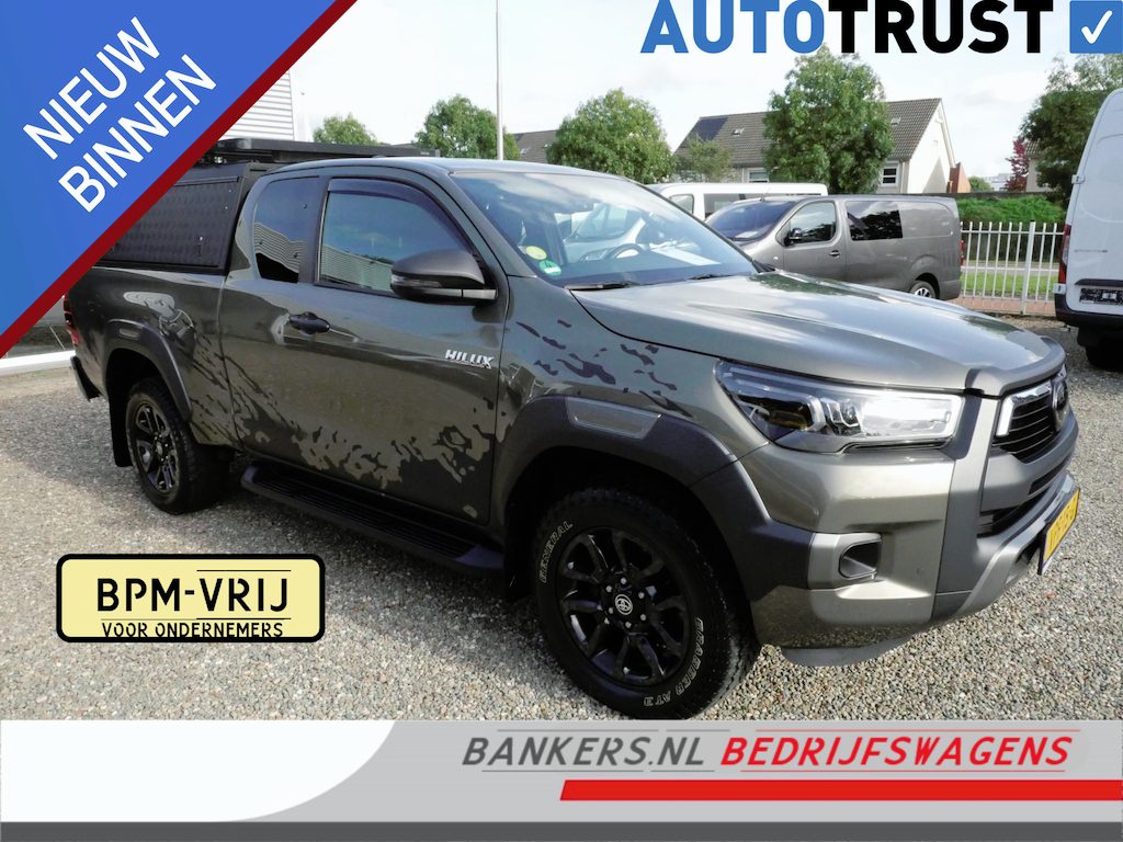 Toyota Hilux 2.8 D-4D 204PK Xtra Cab Invincible automaat Trekhaak 3.5T, zeer compleet