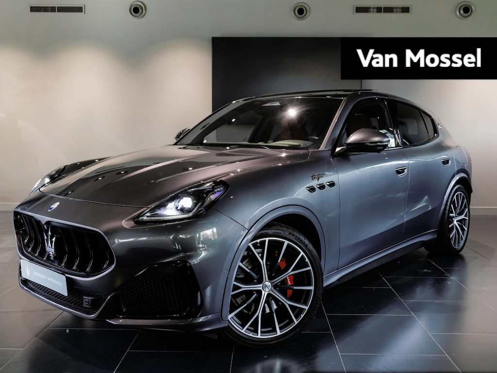 Maserati Grecale 3.0 V6 Trofeo Rood leder | Panoramadak | Surround camera | Sonus Faber audio