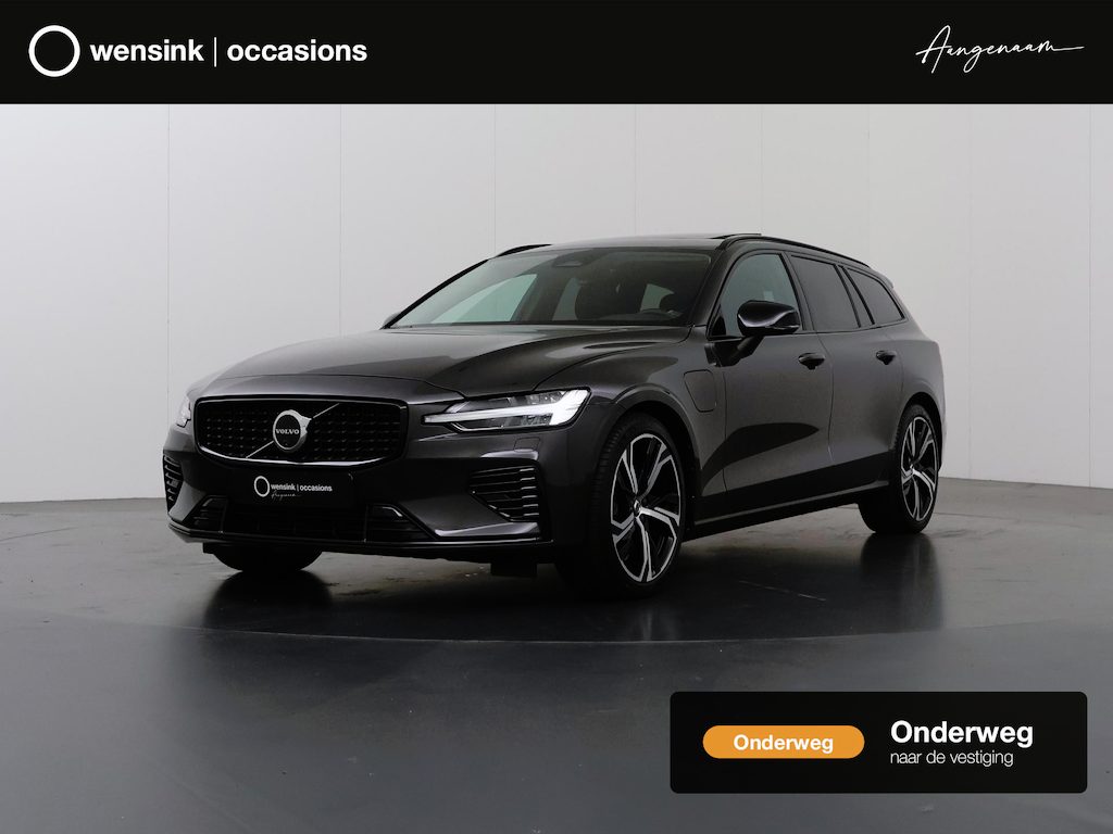 Volvo V60 2.0 T8 Plug-in hybrid AWD Ultra Dark | Trekhaak | 360 camera | Adaptieve cruise control | Panoramadak | HUD | Stoelverwarming V+A | Harman\Kardon | Memory stoelen |