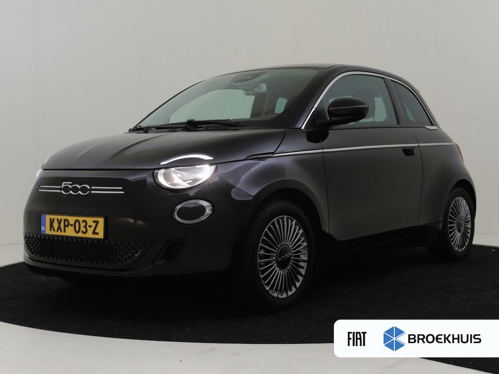 Fiat 500 Urban 42 kWh l Camera | SoH 97% l LM-Velgen l Navigatie l Apple Car Play l Cr Control l Sfeer Pakket l