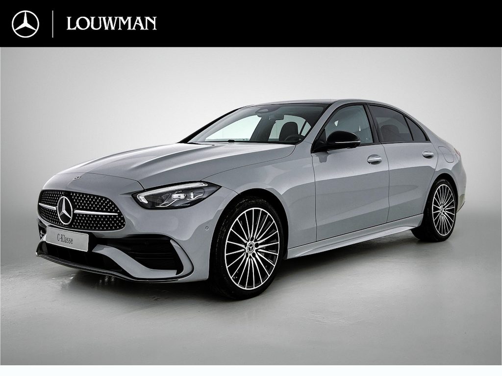 Mercedes-Benz C-klasse 300 e 140 Years Edition | Comfortpakket Plus | Nightpakket | Parkeerpakket met 360°-camera | Trekhaak | Panoramaschuifdak | GUARD 360° Plus | Middenconsole metaalstructuur | DISTRONIC | 19" multispaaks lichtmetalen AMG-velgen |