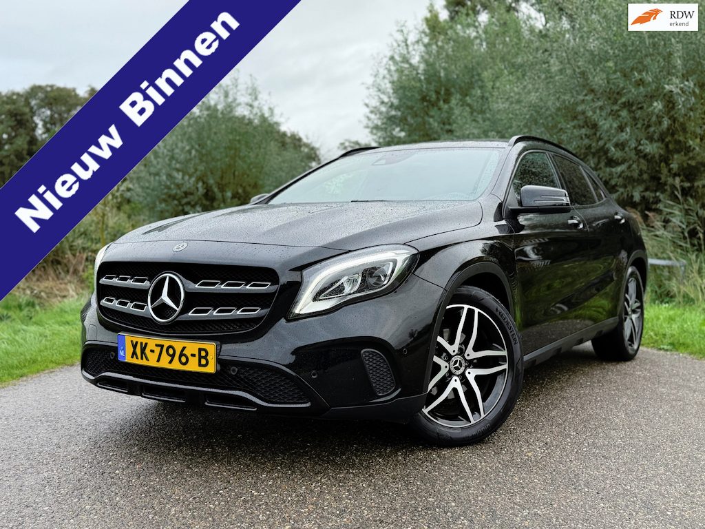 Mercedes-Benz GLA 180 Premium Plus Automaat Navi Camera clima Goed Onderhouden