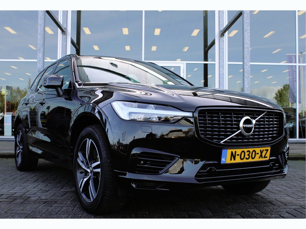 Volvo XC60 T6 340PK Automaat AWD R-Design | Schuif/kanteldak | Trekhaak | BLIS | Verw. Voorstoelen & Stuurwiel | PDC + Camera |