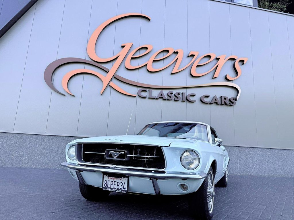 Ford Mustang Coupe