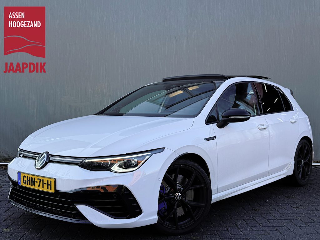 Volkswagen Golf BWJ 2021 2.0 TSI R PERFORMANCE 320 PK 4Motion AKRAPOVIC | PANO | STOELVERKOEL. | STOEL+STUUR VERW. | IQ LIGHT | KEYLESS | ACC | HUD | BLIS | ADAPTIEF ONDERSTEL | VOL LEDER | MEMORY | CARPLAY | H&K | SFEER |