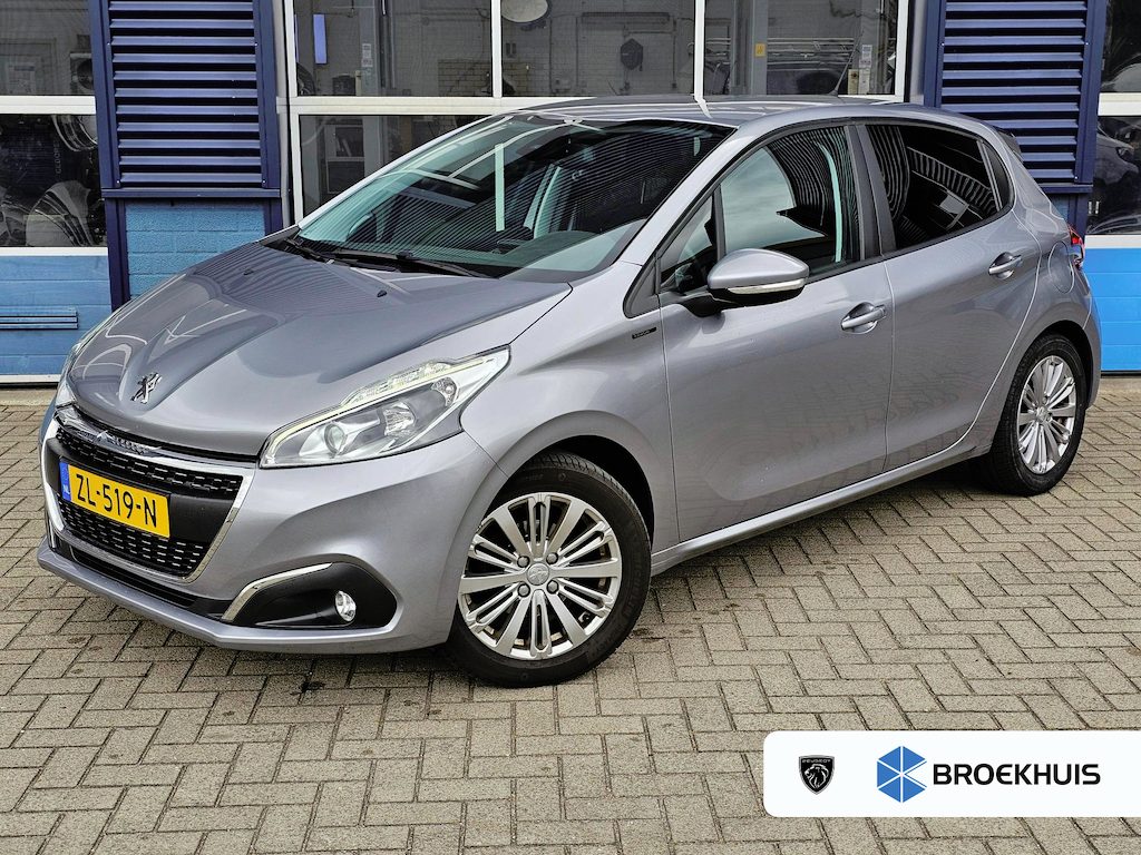 Peugeot 208 1.2 PureTech 110 Signature Parkeerhulp Achter | Trekhaak | Navigatie | 1e Eigenaar |