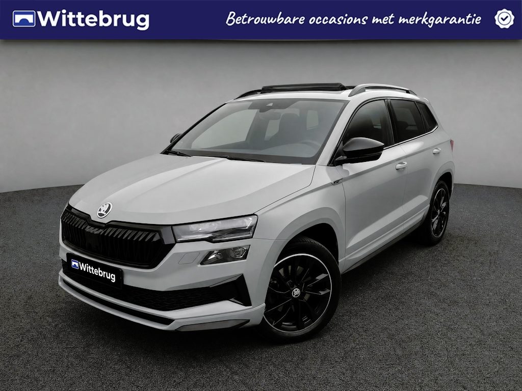 Skoda Karoq 1.5 TSI ACT 150pk Sportline DSG Automaat / Panorama schuifk dak / Led Matrix / LM 18 inch / Camera / Wegkl trekhaak