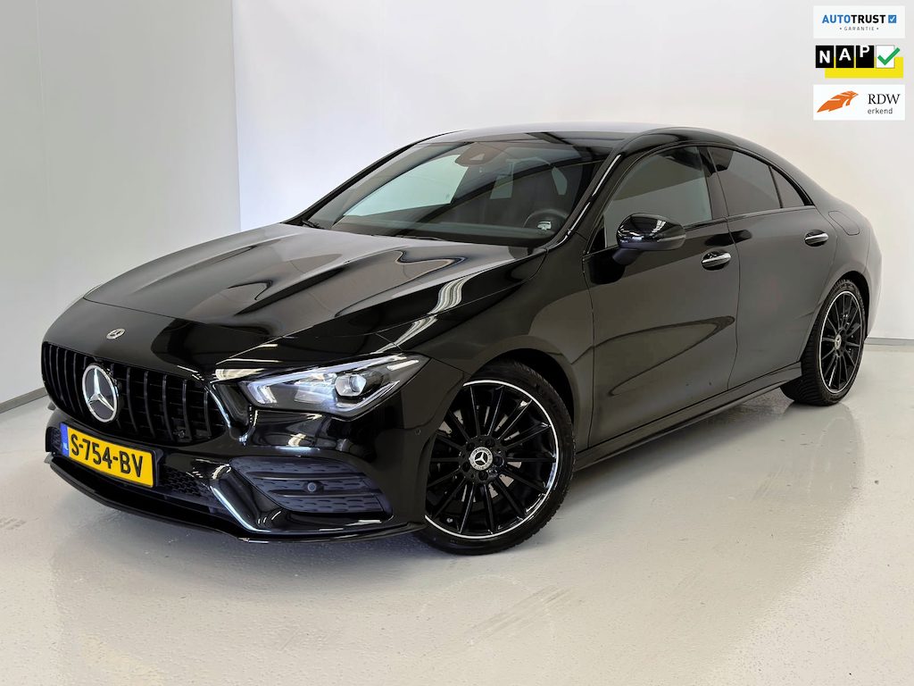 Mercedes-Benz CLA 200 AMG Line / NL-auto / 1e eig. / Sfeerverlichting
