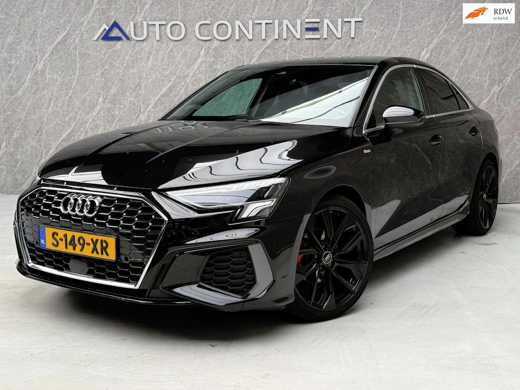 Audi A3 Limousine 30 TFSI S-Line / NAP / Nette Auto / Onderhouden