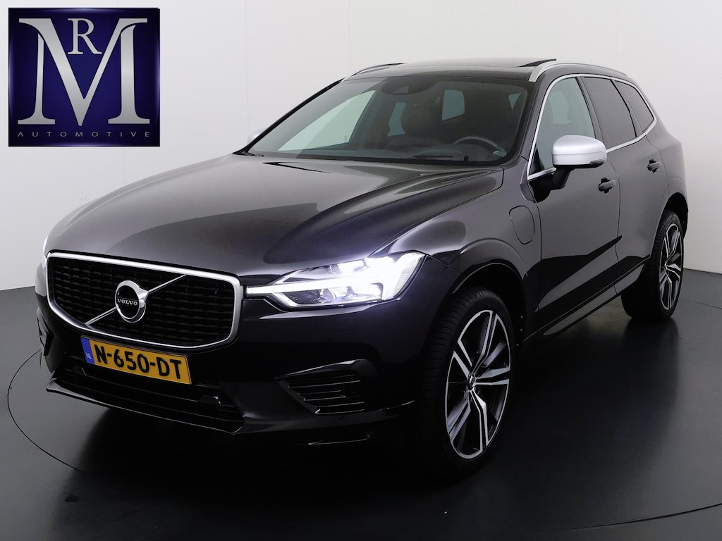 Volvo XC60 2.0 T8 Twin Engine AWD R-Design BOMVOL !! | DEALER ONDERHOUDEN | LUCHTVERING | ELK. TREKHAAK | STOEL + STUURVERWARMING | MEM. SEAT | CAMERA | RIJKLAAR INCL. 12 MND BOVAG GARANTIE |