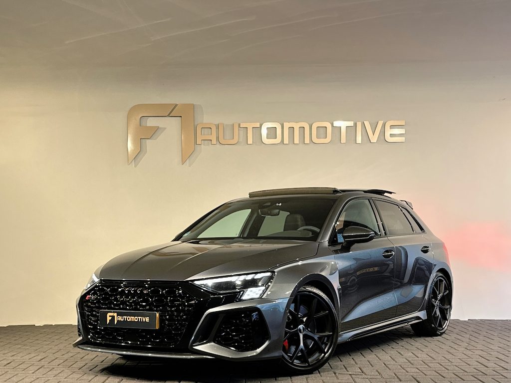 Audi RS3 Sportback 2.5 TFSI quattro Pano|Alcantara|B&O|Camera