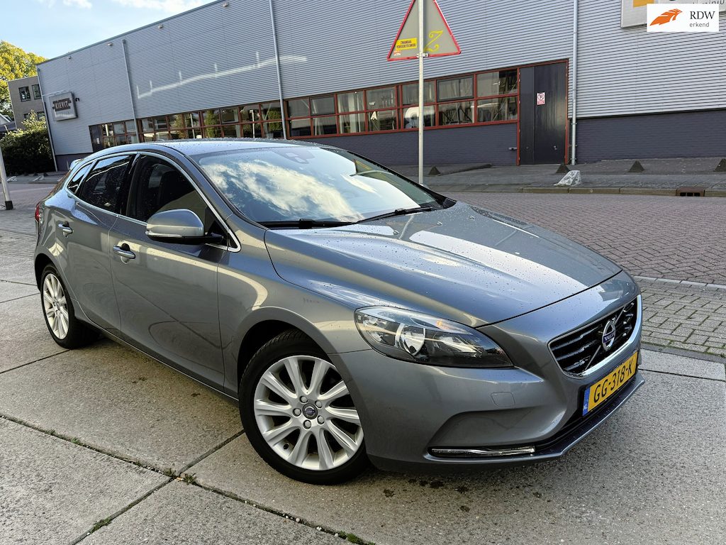 Volvo V40 1.6 T4 Momentum Automaat Volledig onderhouden