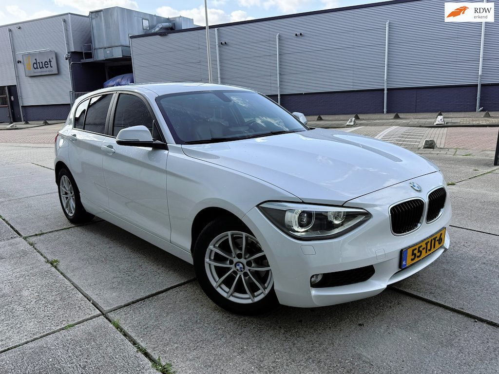 BMW 1-Serie 116i Business+ Automaat NAVI Clima Leer