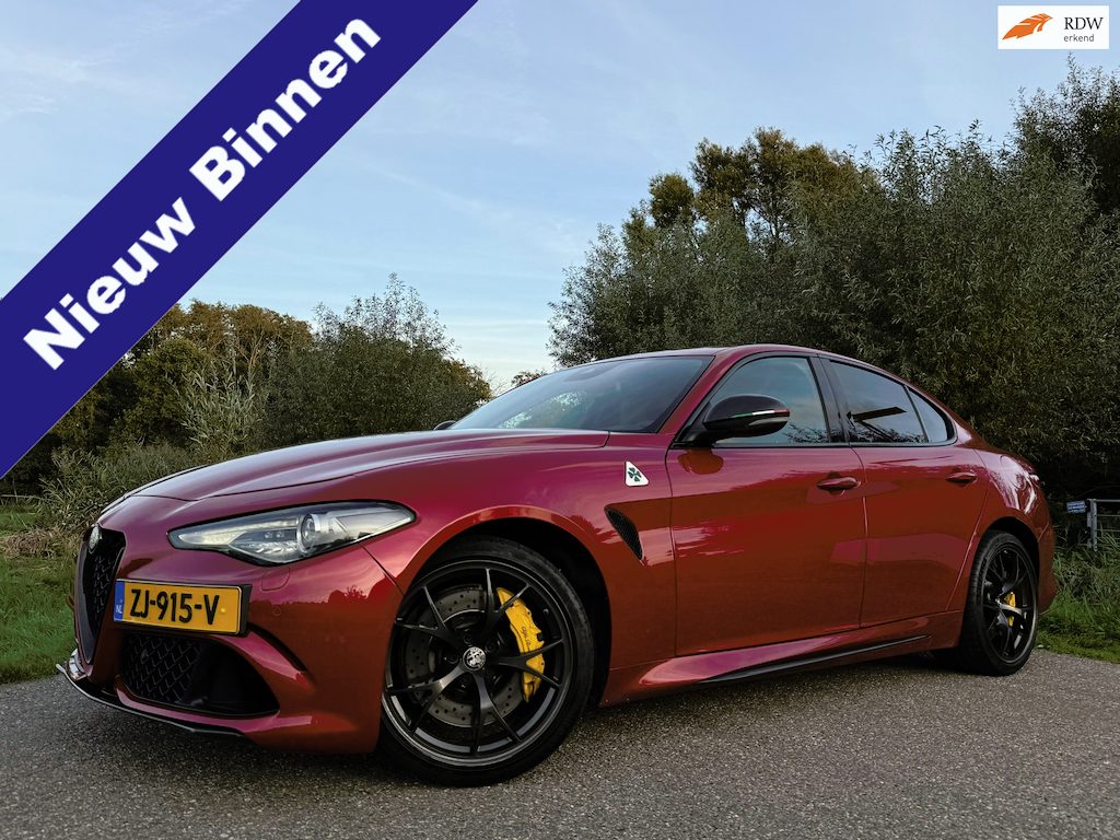 Alfa Romeo Giulia 2.9 V6 Quadrifoglio Automaat | Carbon | Harman & Kardon | Akrapovic | Leder/Alcantara | Stuur- & Stoelverwarming