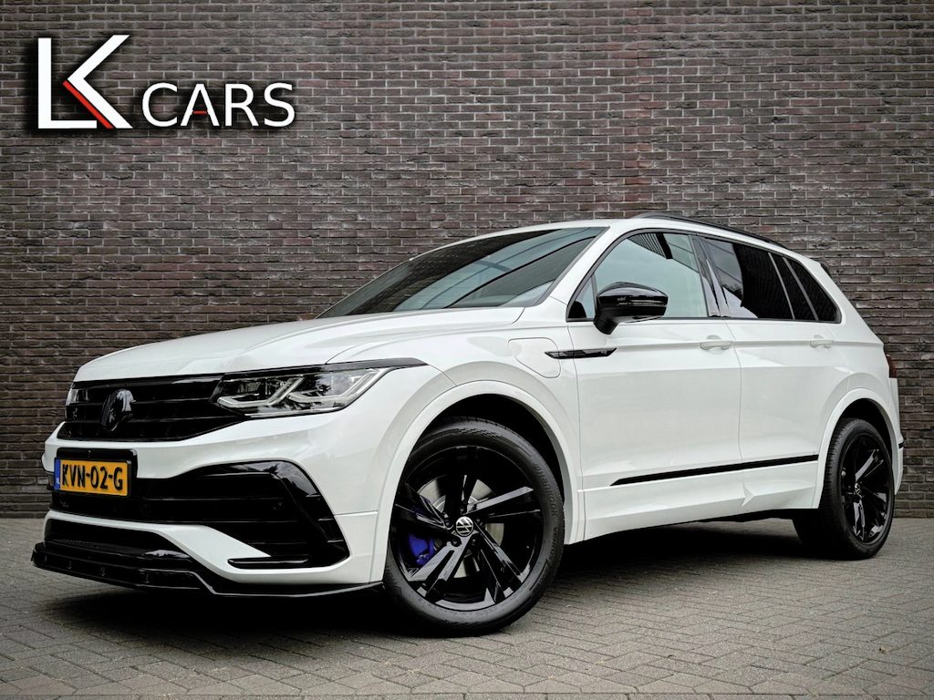 Volkswagen Tiguan R-LINE PARELMOER | PANO | TREKHAAK | 360 CAMERA | TRAVEL ASSIST |