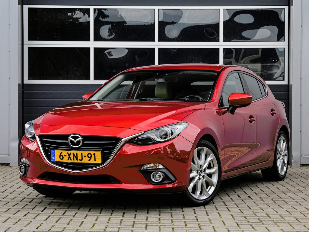 Mazda 3 2.0 GT-M | Leder | Xenon | Keyless | Head-up display | Bose | Trekhaak | PDC v+a | Stoelverwarming