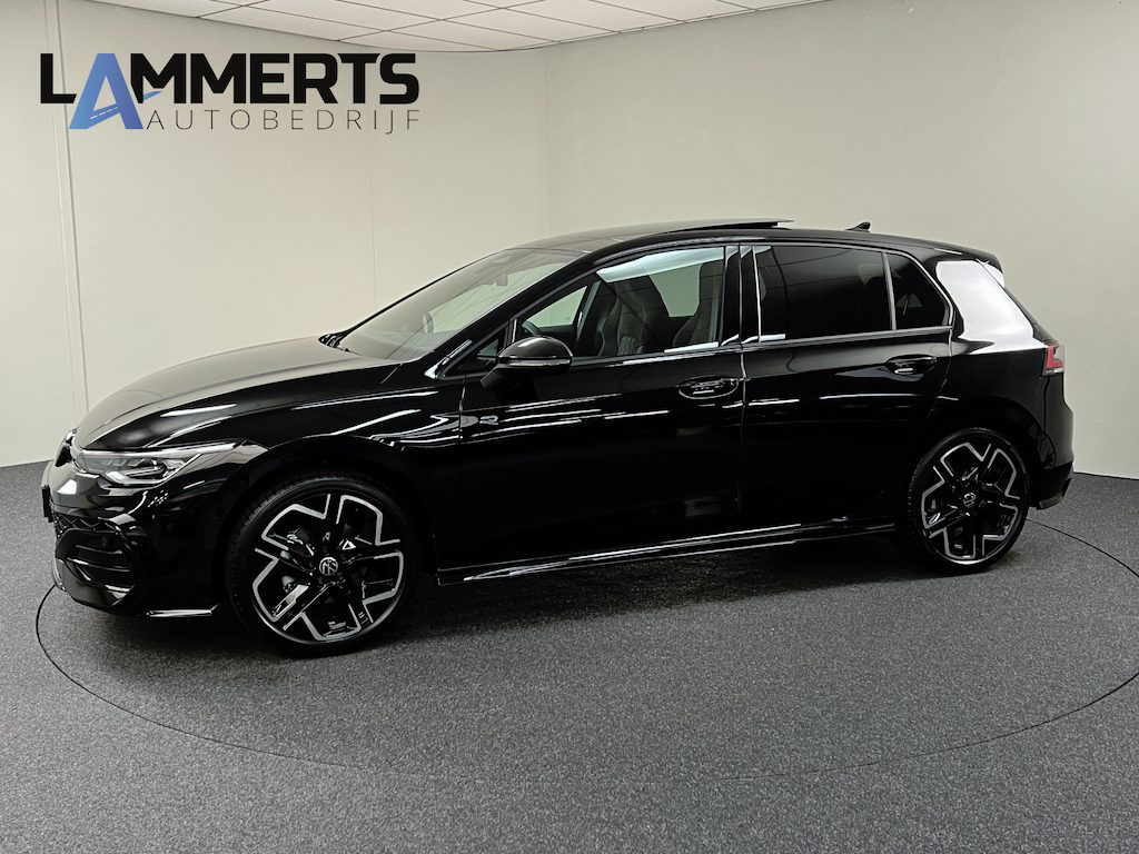 Volkswagen Golf 1.5 eTSI 150 PK R-Line Edition NIEUW!!! Pano./ Stoelverw./ Camera / PDC / LED / Carplay-Android / DSG