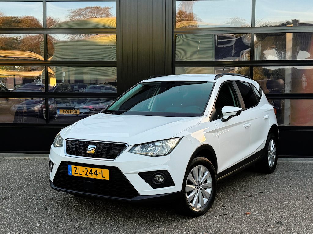 SEAT Arona 1.0 TSI CarPlay Camera AdapCruise. Trekh.