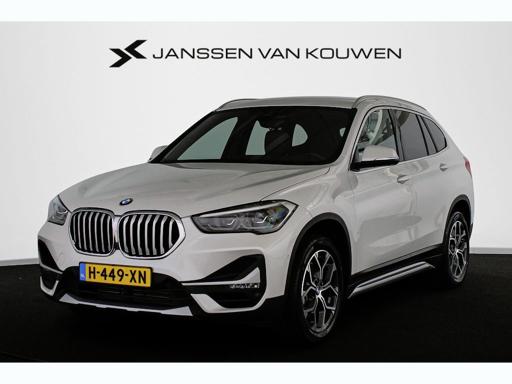 BMW X1 sDrive20i VDL Nedcar Edition Trekhaak Head-Up Sportstoelen Stoelverwarming Camera
