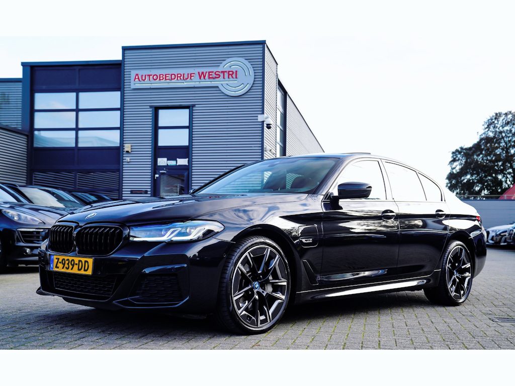 BMW 5-Serie 545e xDrive High Executive | Harman/Kardon | Laser LED | HuD | Facelift | Softclose | Panorama | Alcantara | Massage