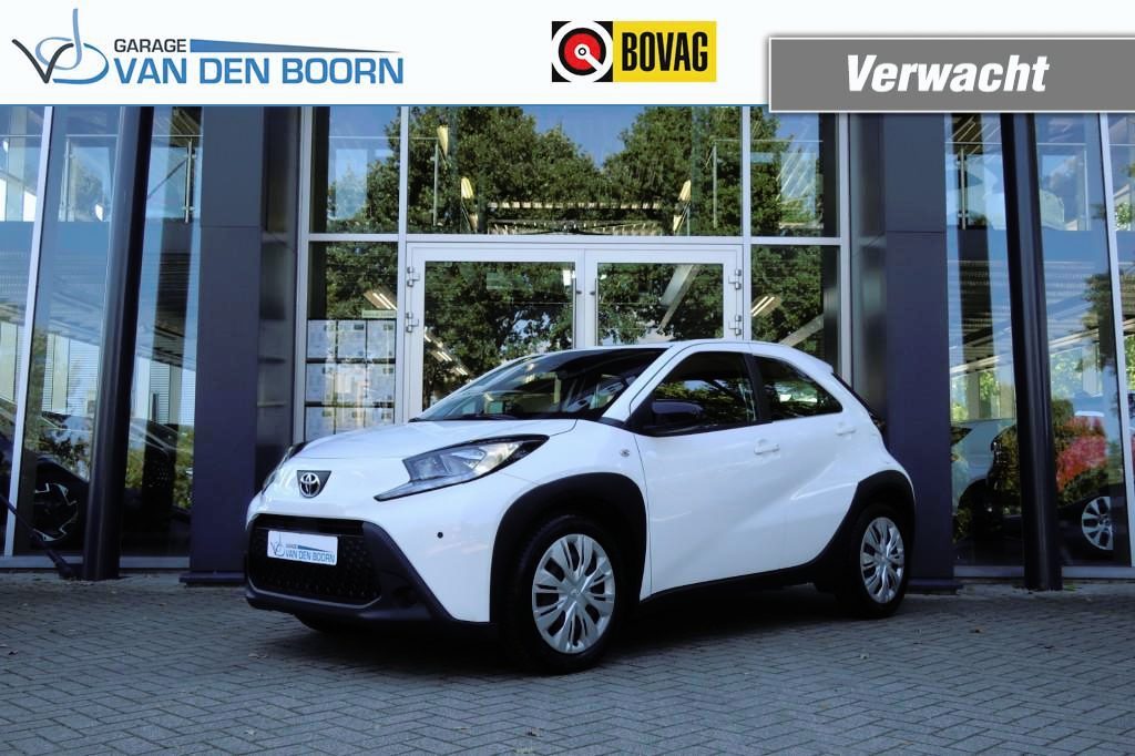 Toyota Aygo X 1.0 VVT-i, Adaptieve Cruise, All-Seasons, Airco, CarPlay/Android, Camera etc.