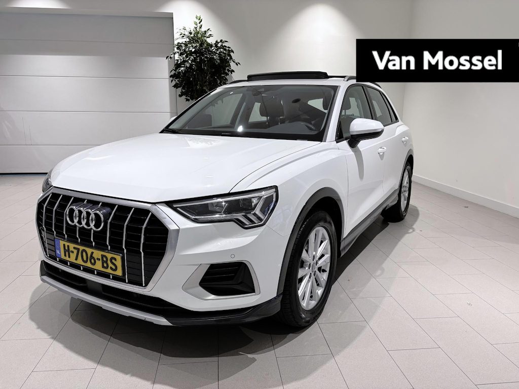 Audi Q3 35 TFSI Pro Line business Airco | Achteruitrij camera | Parkeerhulp voor en achter | Cruis control | Panoramisch schuifdak | Navigatie | Bluetooth | Cruise Control | Electronic Climate Controle | Lederen Stuurwiel | Lichtmetalen Velgen | Stoelverwarming |