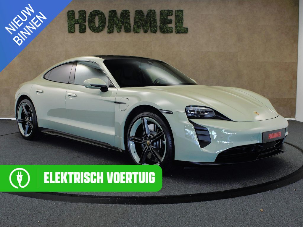 Porsche Taycan GTS HOCKENHEIMRING EDITION 93 kWh - UNIEKE GELIMITEERDE UITVOERING- 90% SOH !!! - 180 STUKS GEPRODUCEERD - AUTO IS AFKOMSTIG UIT BELGIE EN HEEFT 1 EIGENAAR GEHAD - PORSCHE DEALER ONDERHOUDEN - 2 NIEUWE PIRELLI P ZERO VOORBANDEN - COMPLEET SCHADEVRIJE 21 INCH LICHT METALEN VELGEN - NIEUWPRIJS DESTIJDS € 150.630,- - PANORAMISCH DAK - FRUNK - 598 PK - VIERWIELAANDRIJVING - RIJBEREIK TUSSEN DE 429 EN 500 KM