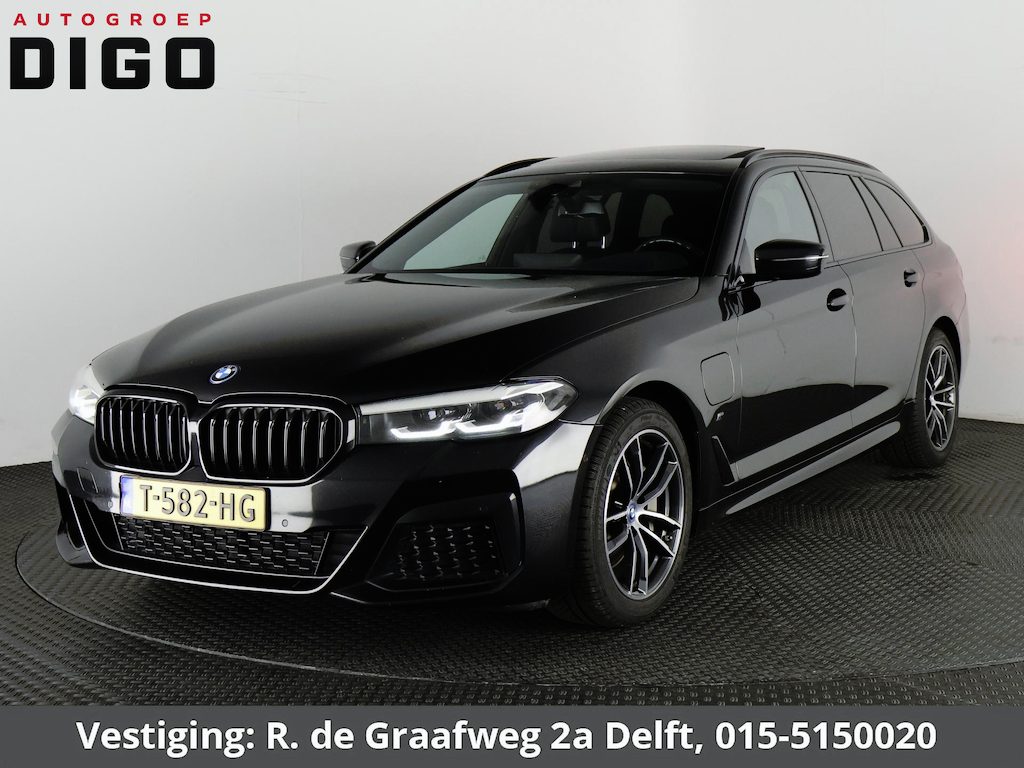 BMW 5-Serie Touring 530e Business Edition Plus M-Pakket | Stoelverwarming | Harman Kardon | Schuif-/Kanteldak | 1e eigenaar |