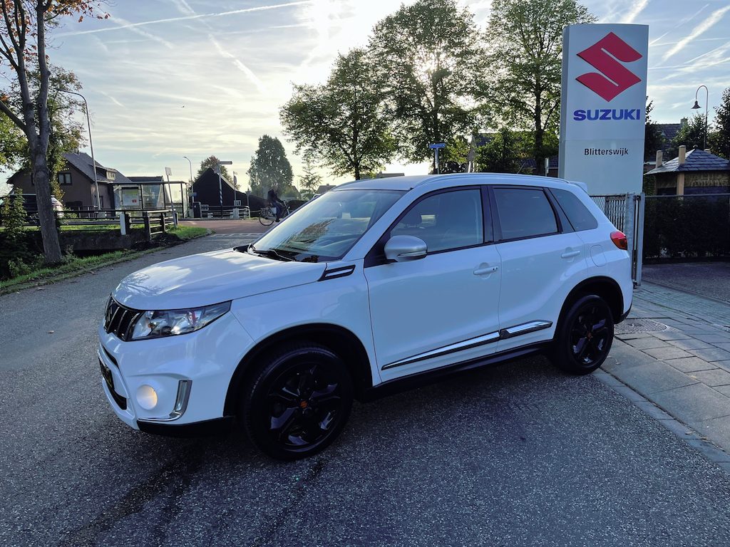 Suzuki Vitara 1.4 Sport Automaat // Trekhaak // Door ons onderhouden // Spoiler // Sport pakket // Rijklaarprijs!