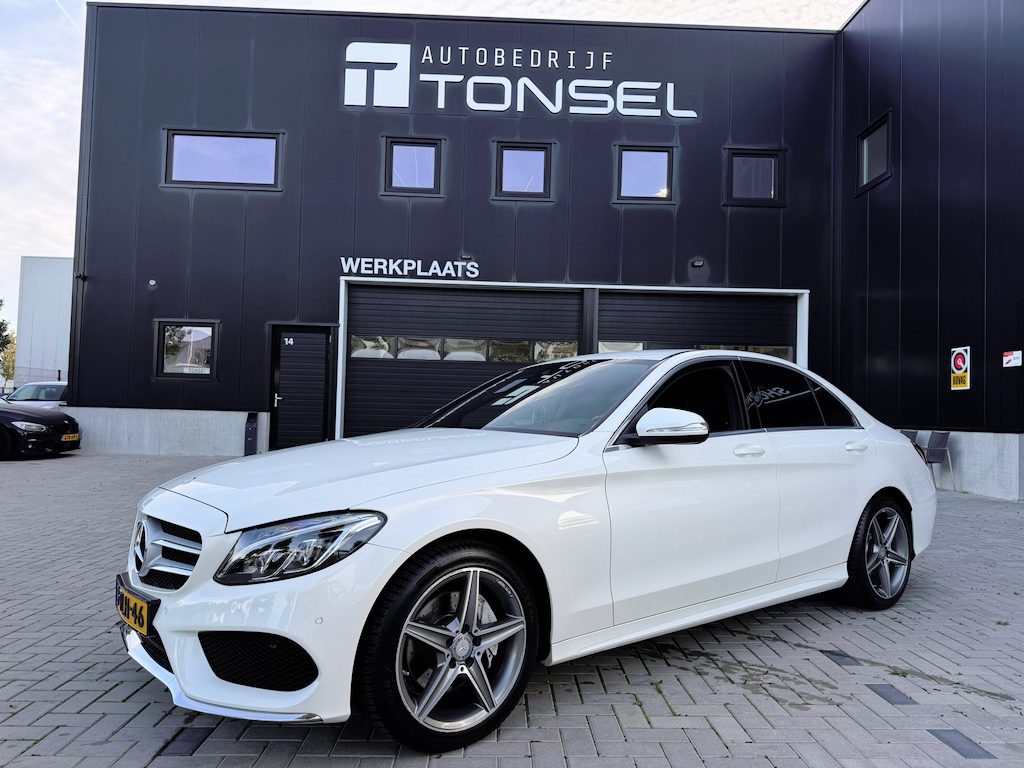 Mercedes-Benz C-klasse 180 AMG / Trekhaak / Automaat / Camera / Leder / Navigatie