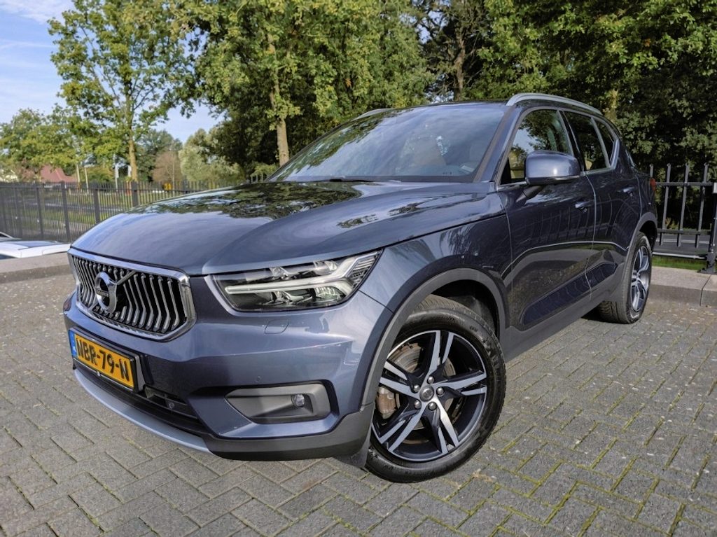Volvo XC40 Inscription 2WD T4 190PK | Trekhaak | El. Stoelen | Memory | ACC | Camera | Stoelverw. | Navi | PDC | Leder |