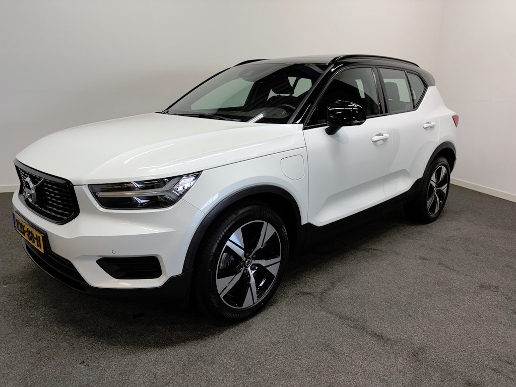 Volvo XC40 1.5 T5 Recharge R-Design Trekhaak 1800kg/ Sunroof/ Stuur &Stoelverw./ Camera