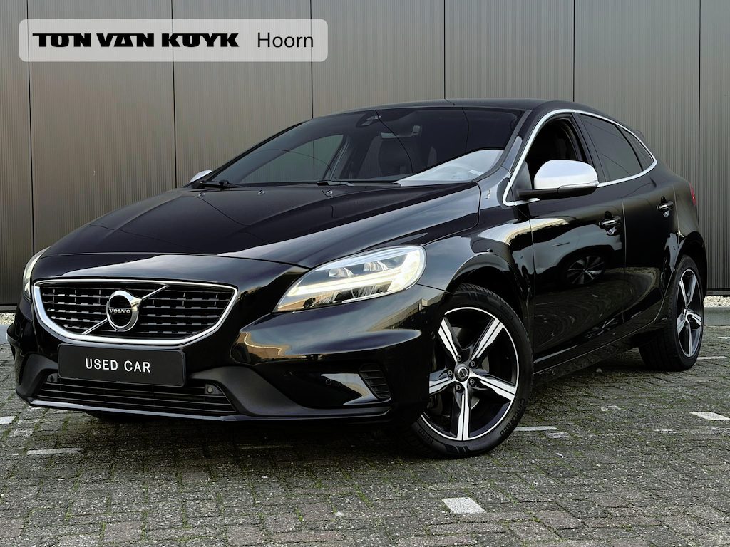 Volvo V40 1.5 T3 Polar+ Sport Panorama dak / parkeersensoren en camera achter / Harman Kardon Audio / stoelverwarming