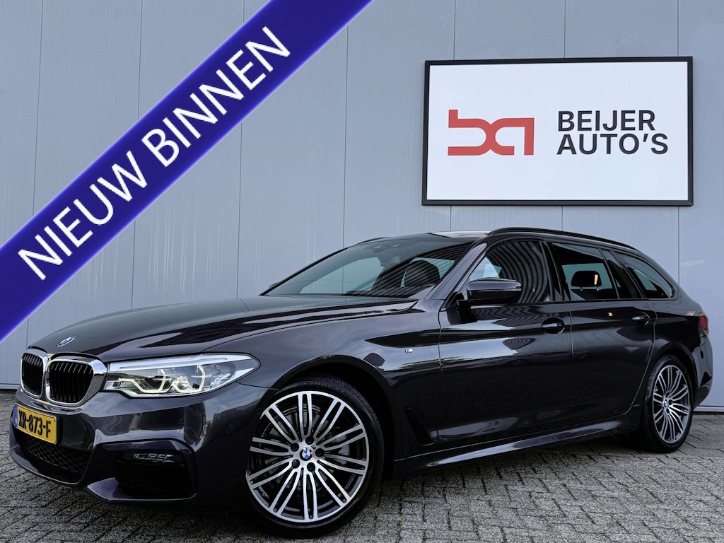 BMW 5-Serie Touring 520i High Executive Automaat M-Pakket/Navigatie/Trekhaak.