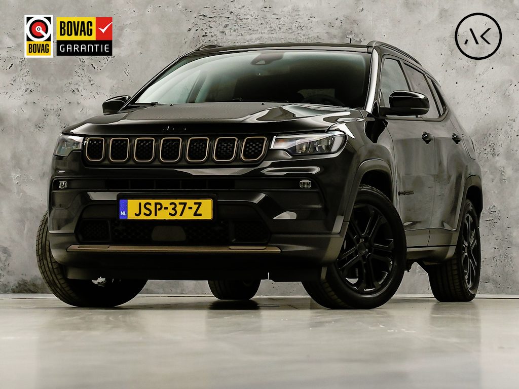 Jeep Compass 4xe 240 Plug-in Hybrid Electric Trailhawk 240Pk Automaat (VIRTUAL COCKPIT, APPLE CARPLAY, GROOT NAVI, LEDER, CAMERA, SPORTSTOELEN, KEYLESS, GETINT GLAS, ADAPTIVE CRUISE, NIEUWSTAAT)
