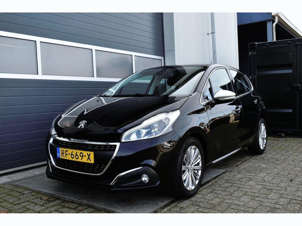 Peugeot 208 1.6 BlueHDi Blue Lease Executive