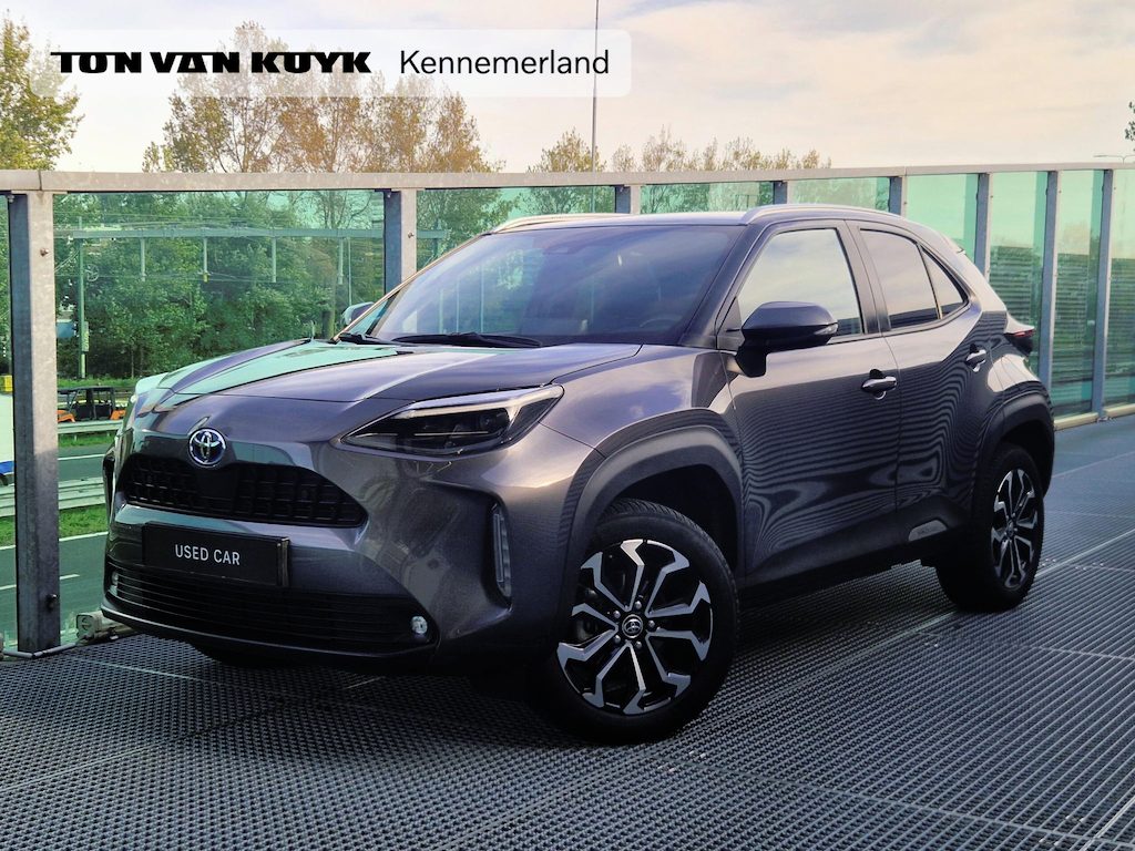 Toyota Yaris Cross 1.5 Hybrid / Automaat / Trekhaak / Achteruitrijcamera / Panorama Dak / Parkeersensoren / Carplay & Android Auto / Stoelverwarming / Head-up Display / Keyless Entry /