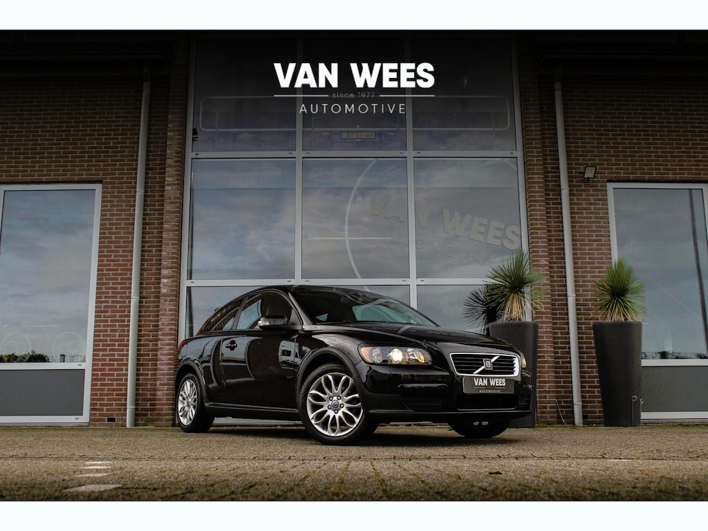 Volvo C30 1.6 Momentum | 2e eigenaar | Origineel Nederlands | Airco | Boordcomputer | 101 pk | Stuurwiel leer | Radio | 16 inch | Dakspoiler | Origineel