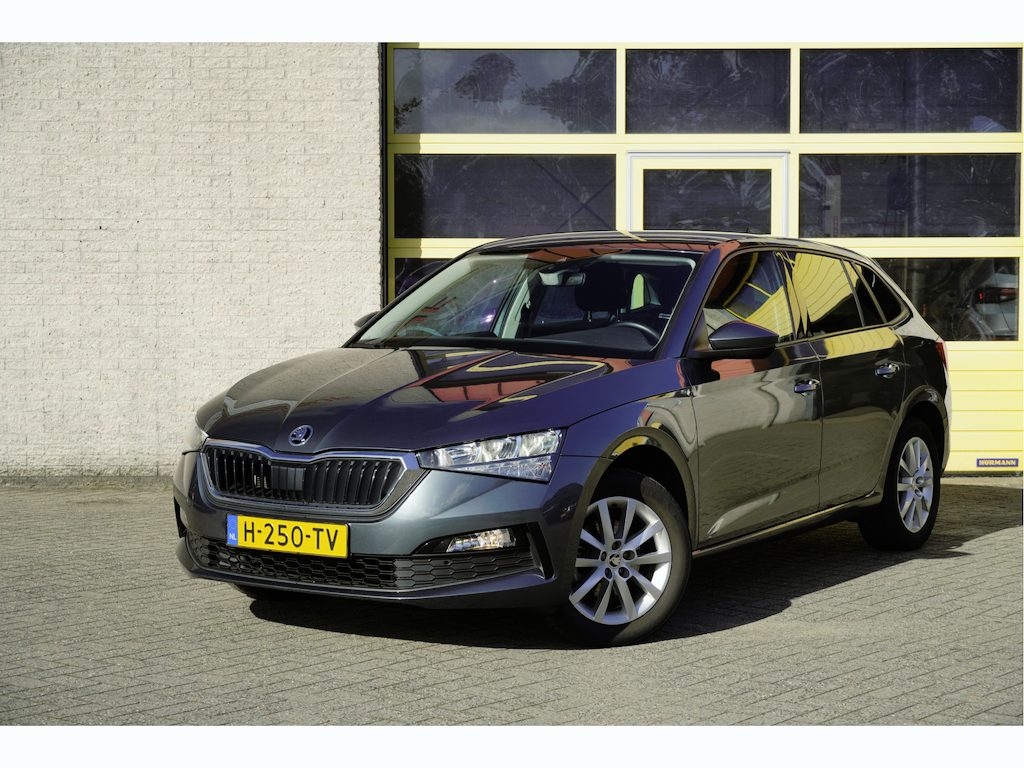 Skoda Scala 1.0 TSI 5drs Ambition BJ2020 Lmv 16" | Led V+A | Pdc | App-Connect | Climate control | Cruise control | Extra getint glas
