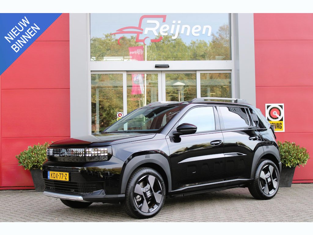 Fiat Grande Panda LA PRIMA 11 kW 44 kWh | WINTER PACK: (VERWARMBARE VOORSTOELEN, VERWARMBAAR STUURWIEL, VERWARMBARE VOORRUIT) | 17" LICHTMETALEN VELGEN "GLOSSY BLACK" | ELEKTRISCH INKLAPBARE BUITENSPIEGELS | MIDDENARMSTEUN VOOR | NAVIGATIE | DRAADLOZE TELEFOONLADER | ACHTERUITRIJ CAMERA MET DYNAMISCHE HULPLIJNEN | REGENSENSOR | CLIMATE CONTROL | DAB+ RADIO | DRAADLOZE APPLE CARPLAY/ANDROID AUTO | GETINTE ACHTERRUITEN | PARKEERSENSOREN VOOR EN ACHTER | CINEMA BLACK |