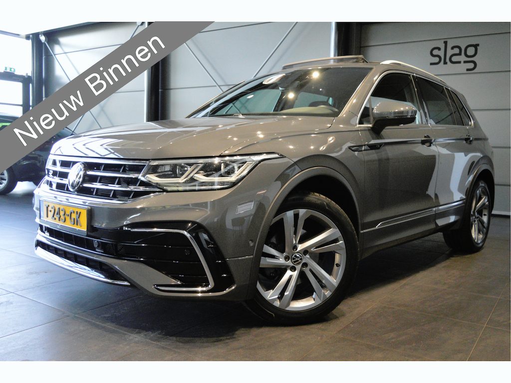Volkswagen Tiguan 1.5 TSI 2X R-LINE navi pano leer camera trekhaak 150 pk !!