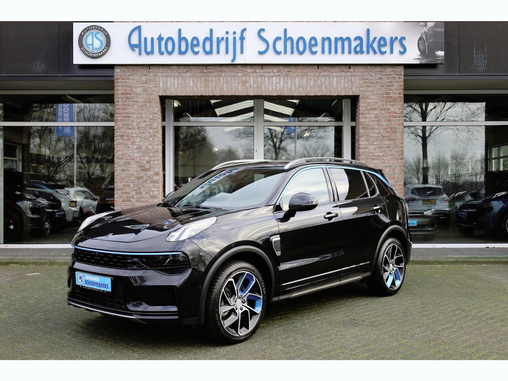 Lynk & Co 01 1.5 MY23! ZWARTE-HEMEL ROLHOES MY23 360-CAMERA PANO/SCHUIF INFINITY DAB NAVI CARPLAY STOELVERWARMING ELEK.ACHTERKLEP 20"LMV