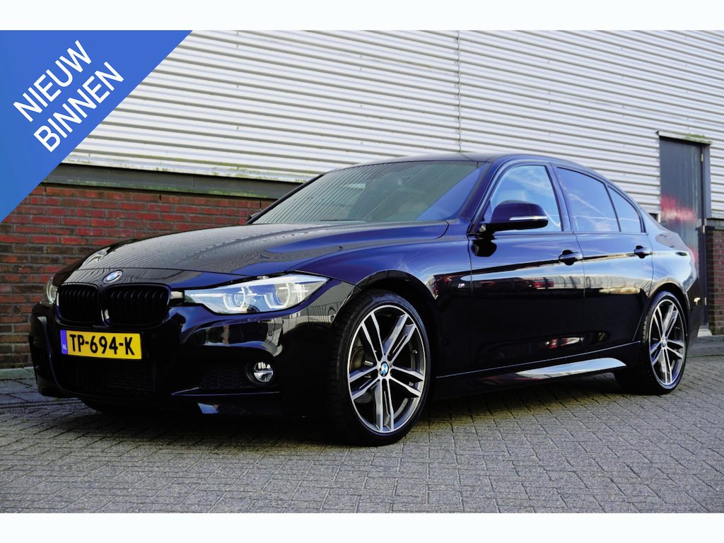 BMW 3-Serie 318i Edition M Sport Shadow Executive/19 Inch/ Carplay/Camera.