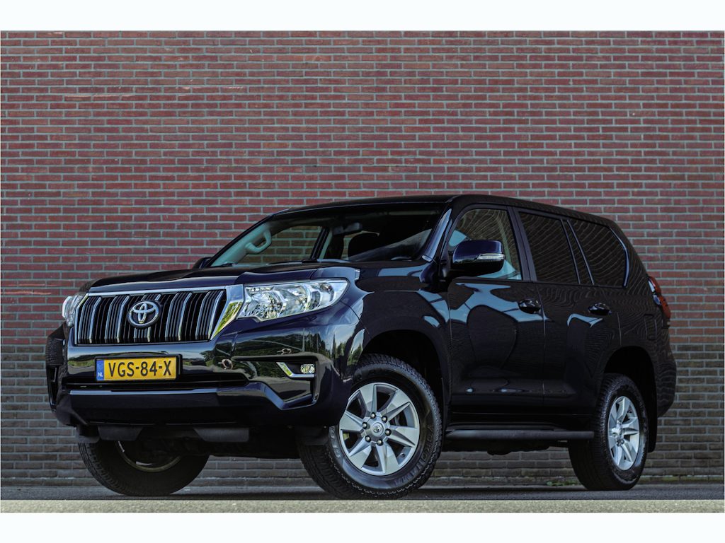 Toyota Land Cruiser 2.8 D-4D-F Blind Van, 107.000km NAP, Camera, DAB+, Keyless, Trekhaak, Navigatie, LED.