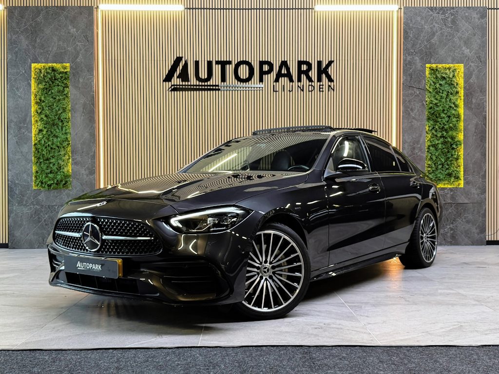 Mercedes-Benz C-klasse 300 e AMG LINE |PANO|FABRIEKSGARANTIE|SFEERVERLICHTING|GLASCOATING|CARPLAY|DEALER ONDERHOUDEN|19INCH|313PK|