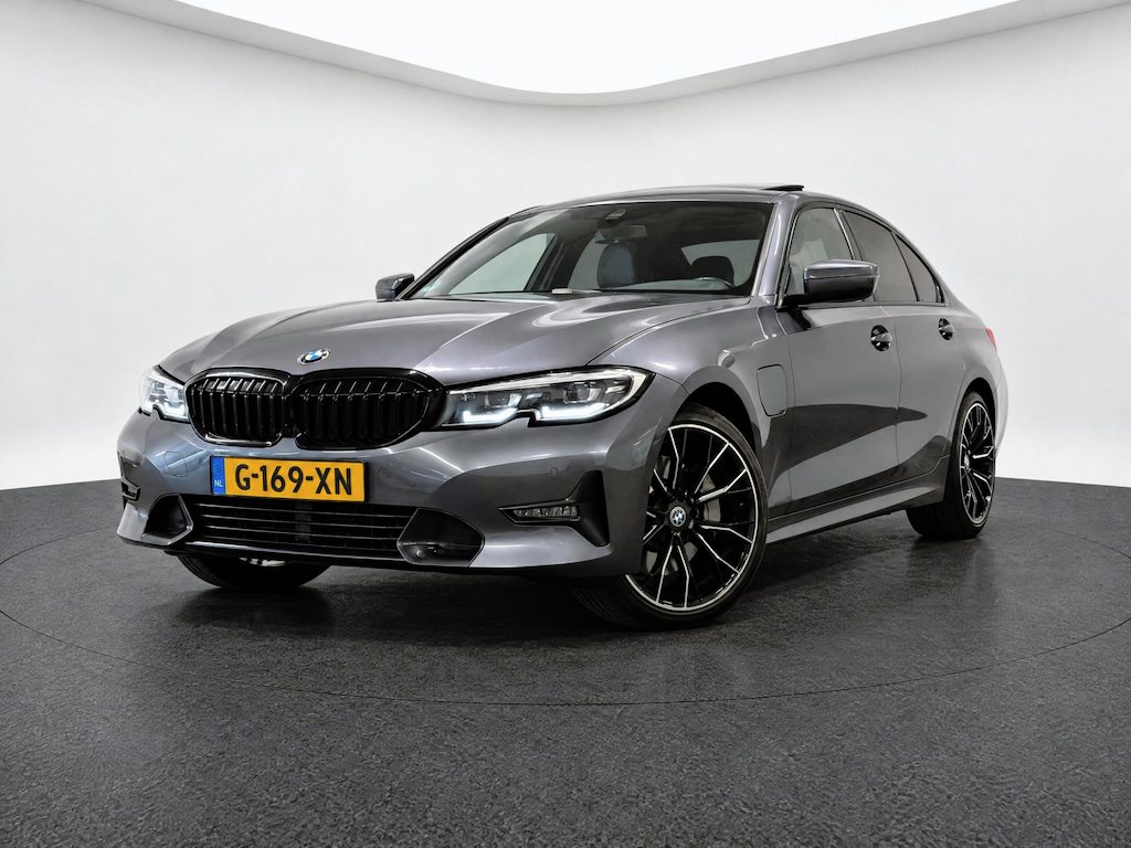 BMW 3-Serie 330e eDrive Edition (M-SPORT, PANO, CAMERA, CARPLAY, STOELVERWARMING)