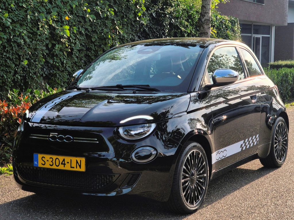 Fiat 500 42 kWh Top SoH 93% CarPlay Special Edition Amaretto Rund Leder interieur 2e Eig NAP