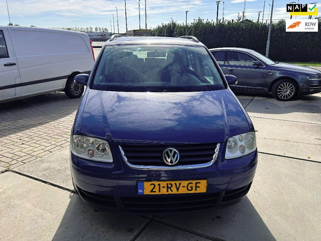Volkswagen Touran 2.0-16V FSI Trendline