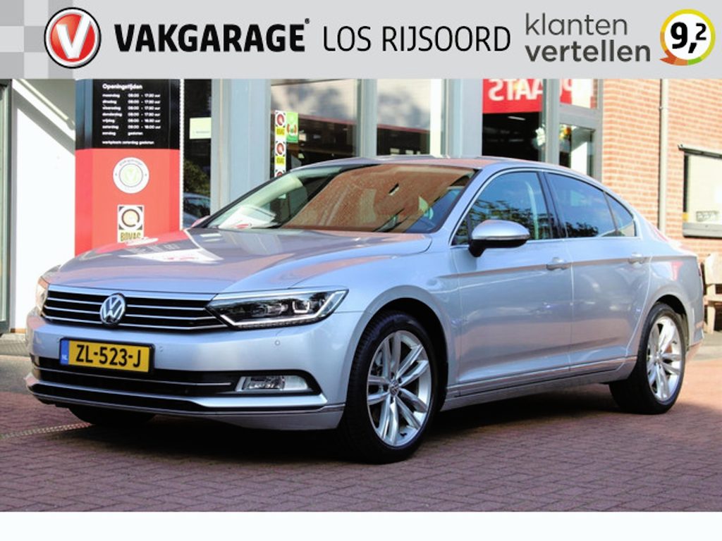 Volkswagen Passat 1.8 TSI Aut. *Business R* | Carplay | Camera | Adaptive Cruise & Climate Control | Stoelverwarming | PDC | Privacy |