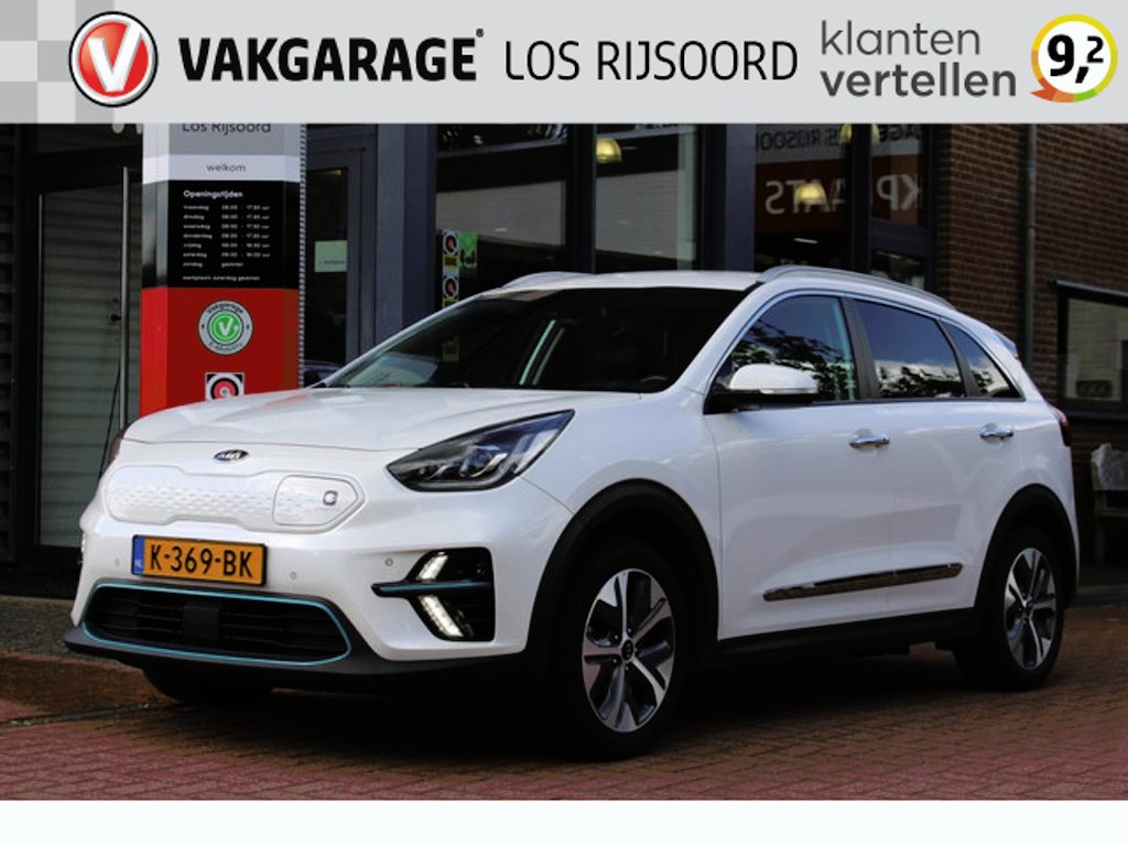 Kia Niro EV e-Niro 64 kWh *DynamicLine* | SOH 97,4% | 3-fase | Carplay | Adaptive Cruise & Climate Control | Camera | Stuur & Stoel Verwarming | Privacy |